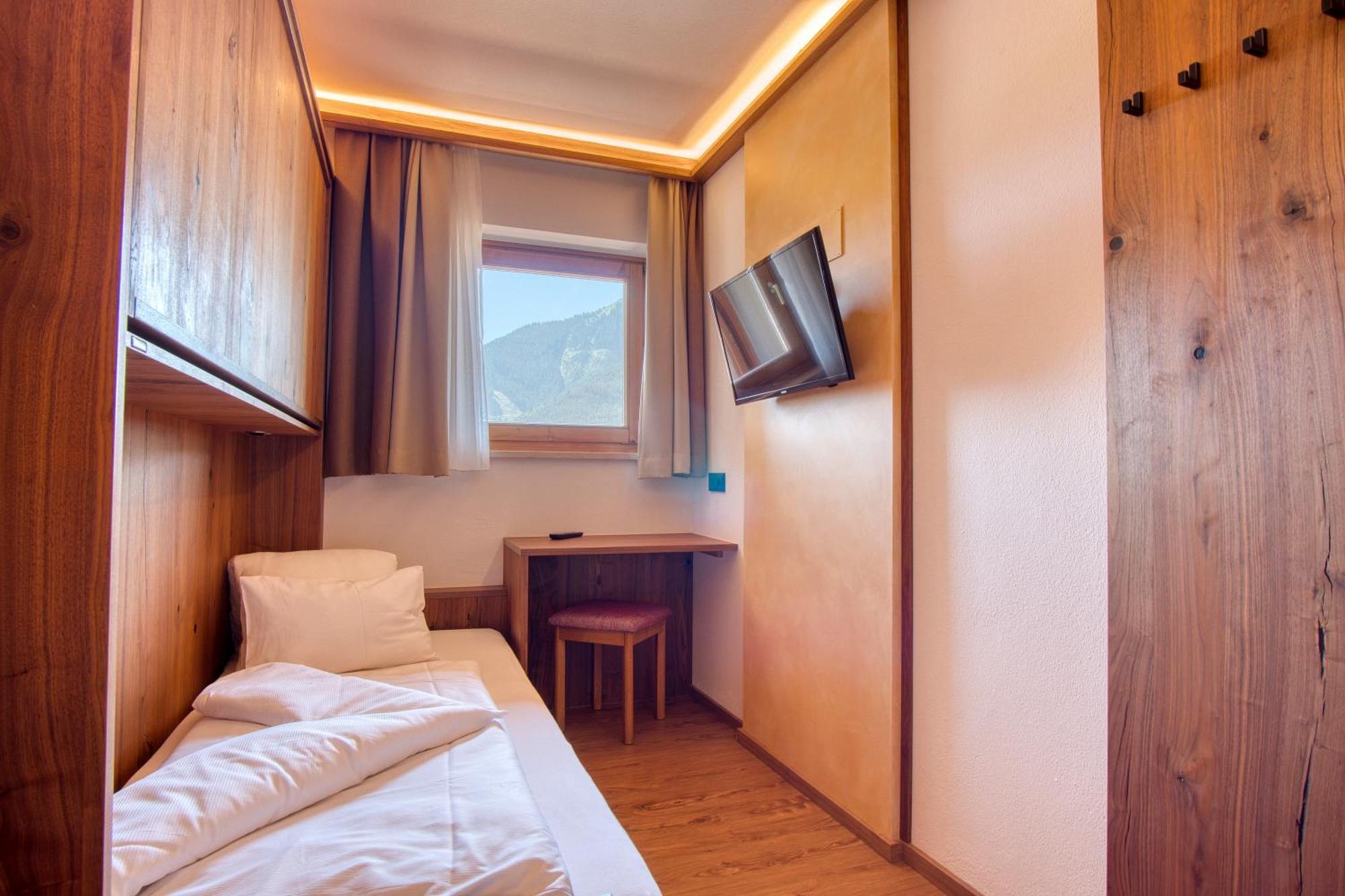 Landhaus Saalbach - Joker Card Included In Summer Ruang foto